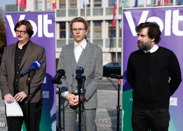 Prvo tiskovno konferenco